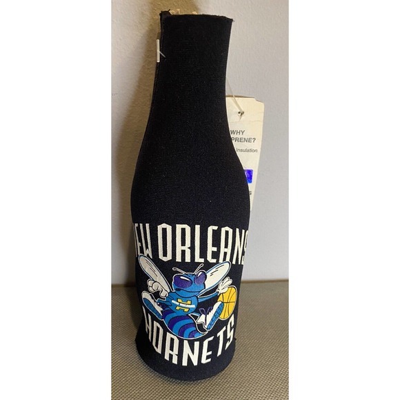 Vintage New Orleans Hornets NBA Basektball Stand up zip Beer Koozie / Cooler NWT - Picture 1 of 6
